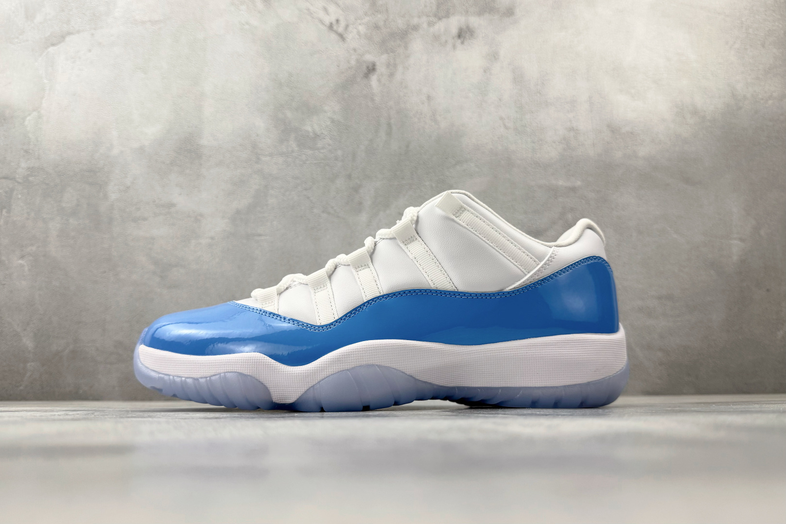 490 Jordan Air Jordan 11 retro 北卡蓝 FV5104-100