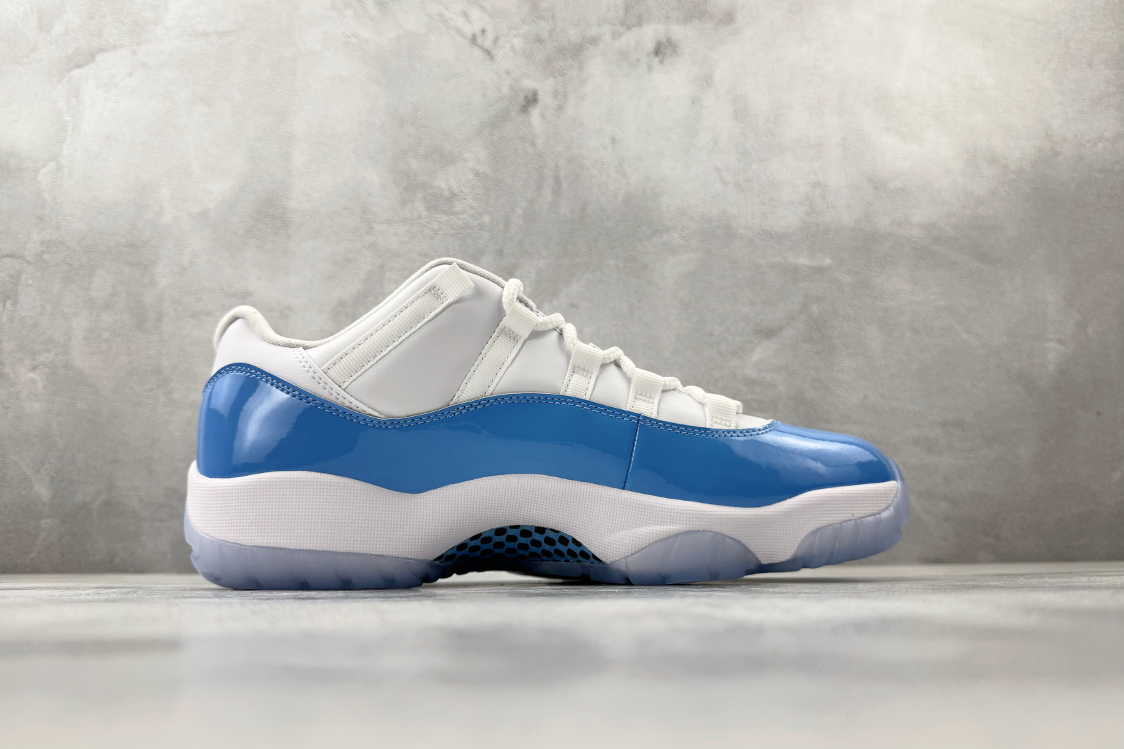 490 Jordan Air Jordan 11 retro 北卡蓝 FV5104-100