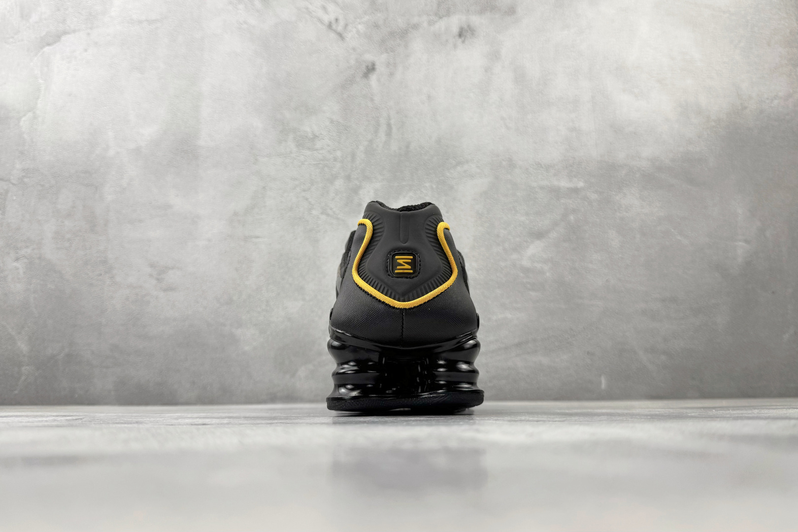 MAX 原版开发 Nike × NFL Shox TL系列 黑金货号：AV3595-013尺码：39 4
