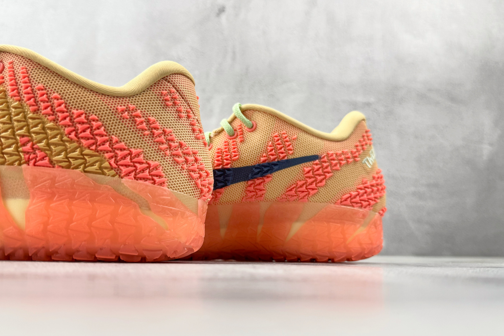 OX Nike Ja 3 莫兰特三代 Daybreak 橙色货号：HF2793-201尺码：36 36.
