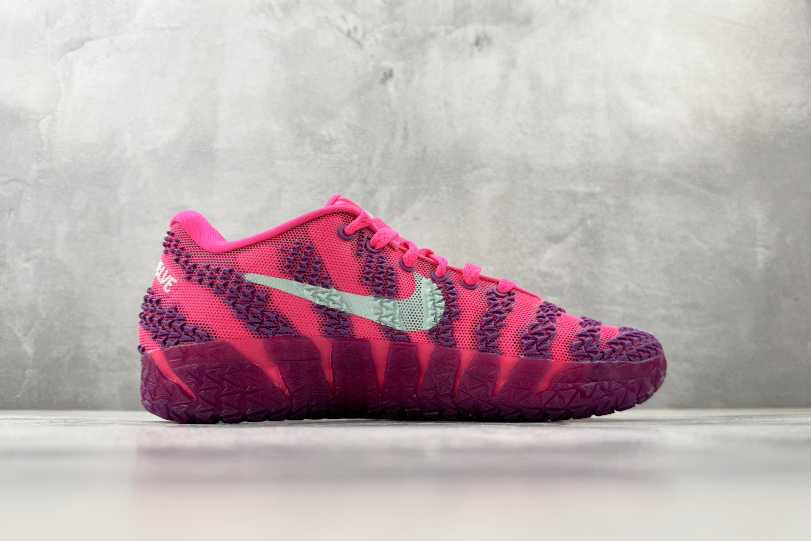 OX Nike Ja 3 莫兰特三代 EP 粉紫色货号：HF2794-600尺码：36 36.5 37.