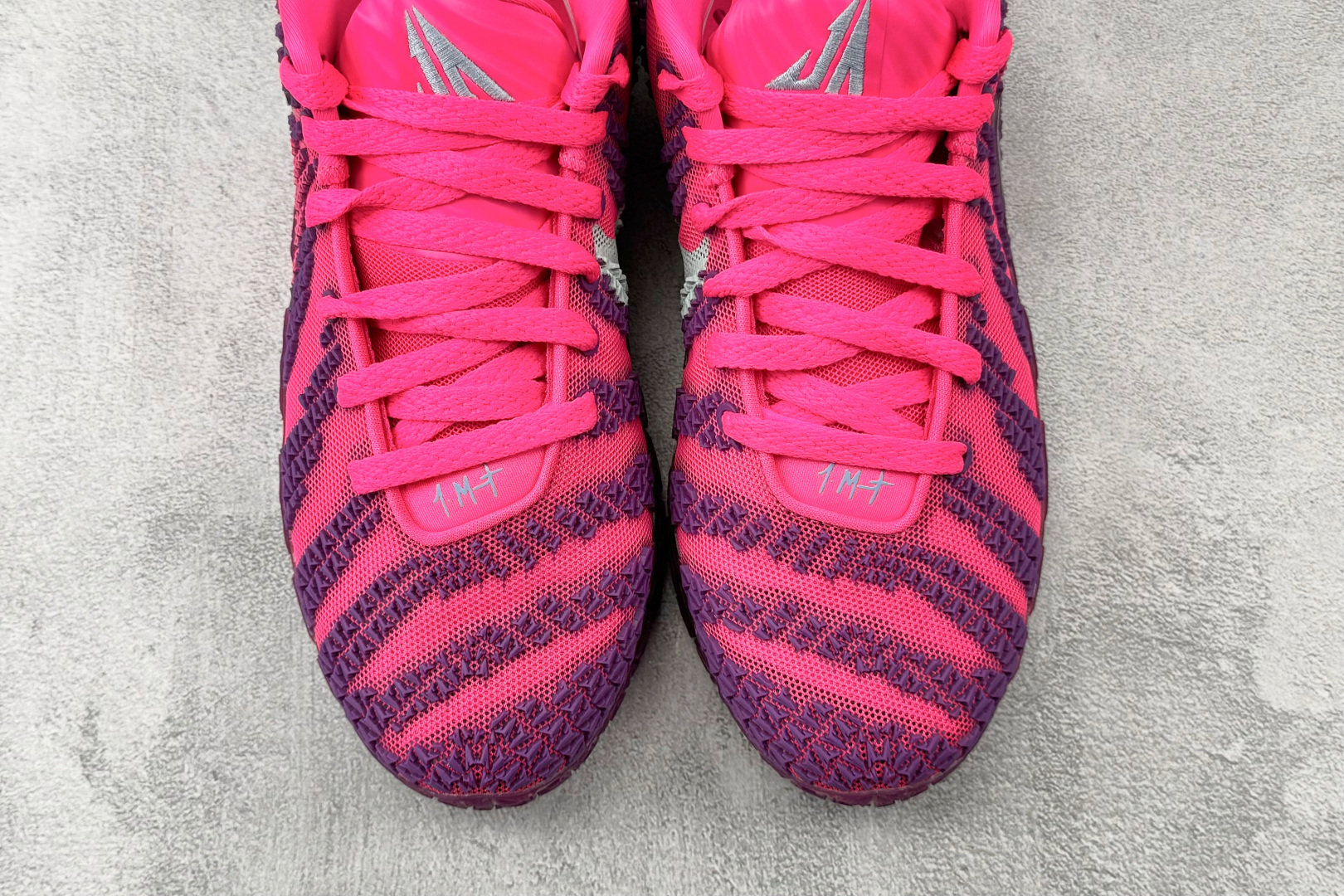 OX Nike Ja 3 莫兰特三代 EP 粉紫色货号：HF2794-600尺码：36 36.5 37.