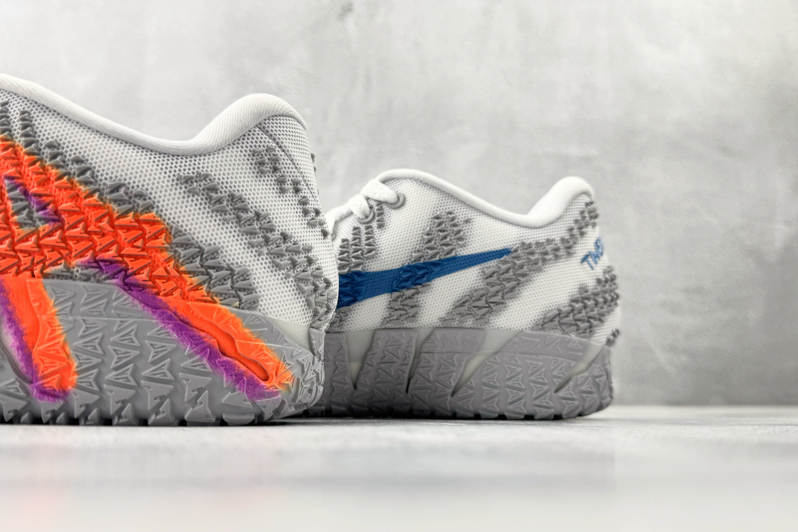 OX Nike Ja 3 莫兰特三代 灰白货号：HF2794-100尺码：36 36.5 37.5 38