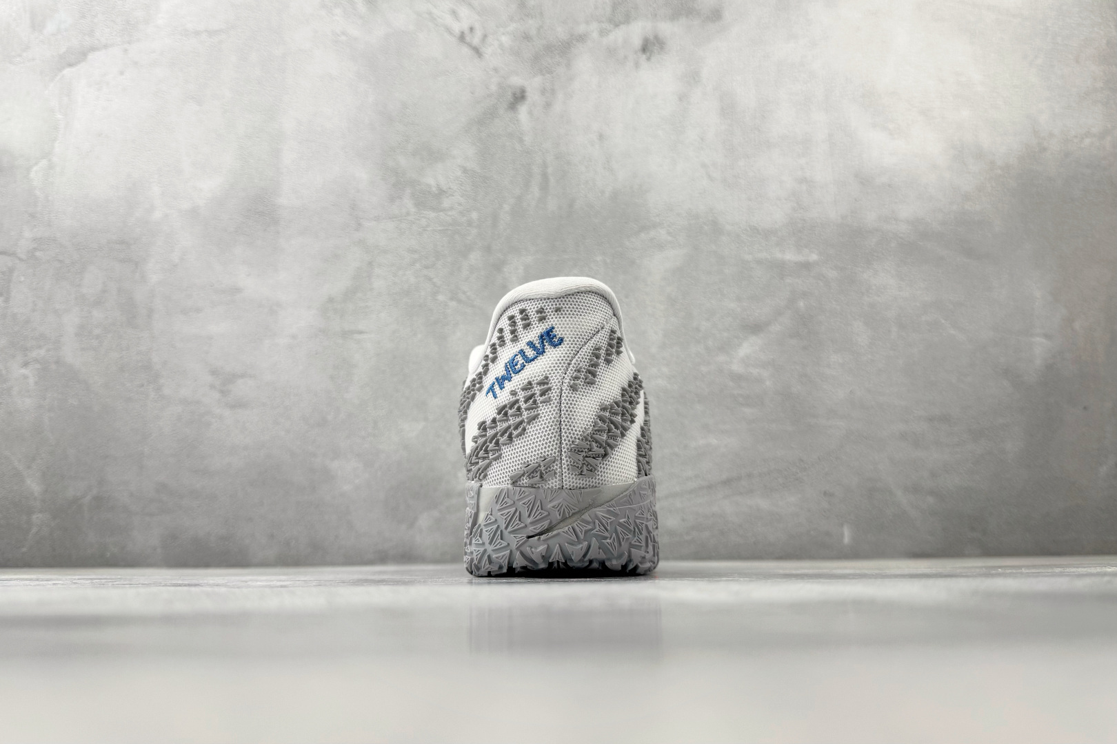 OX Nike Ja 3 莫兰特三代 灰白货号：HF2794-100尺码：36 36.5 37.5 38