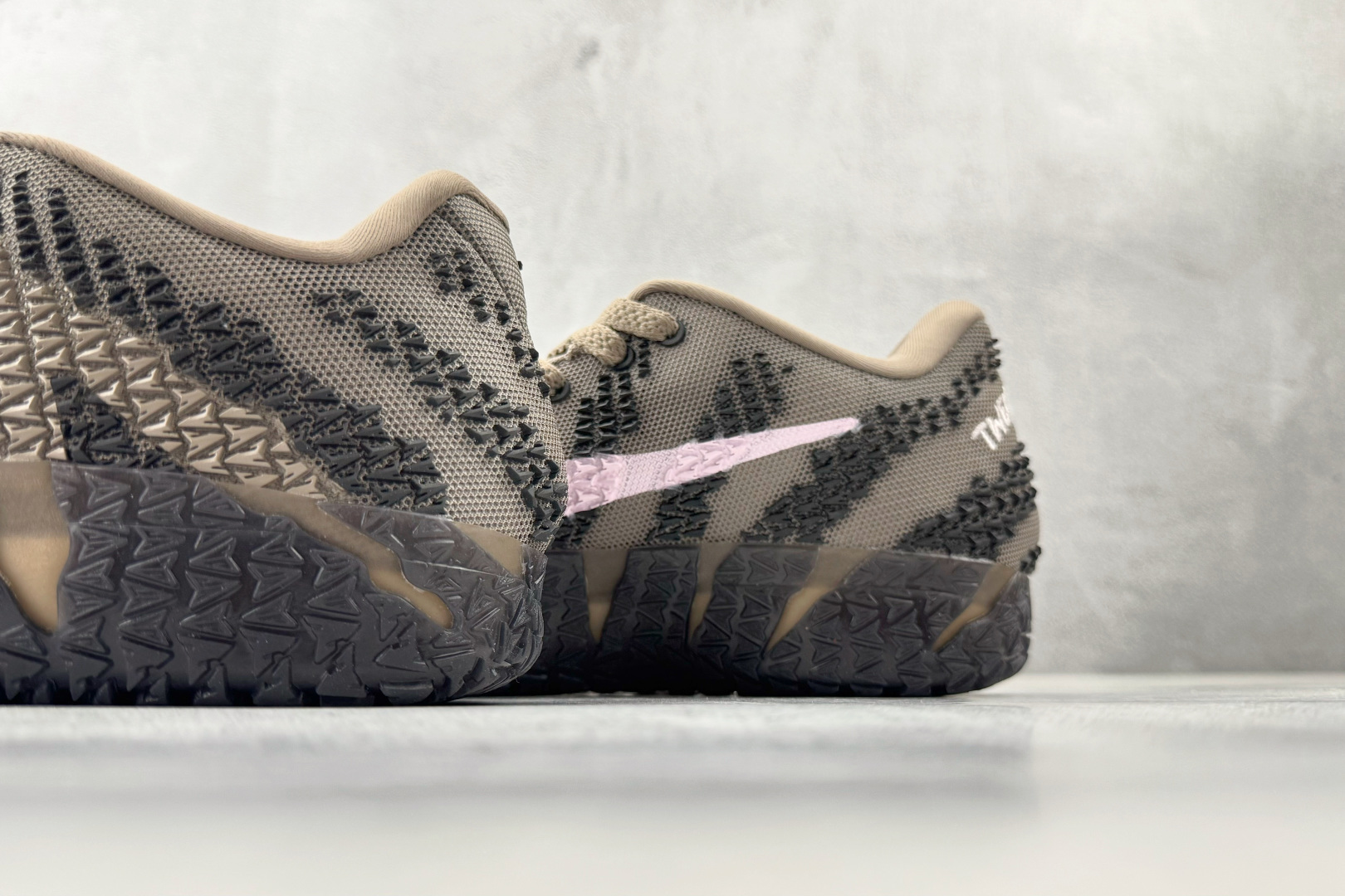 OX Nike Ja 3 莫兰特三代 EP BB-JA 棕黑粉货号：HF2794-200尺码：36 36