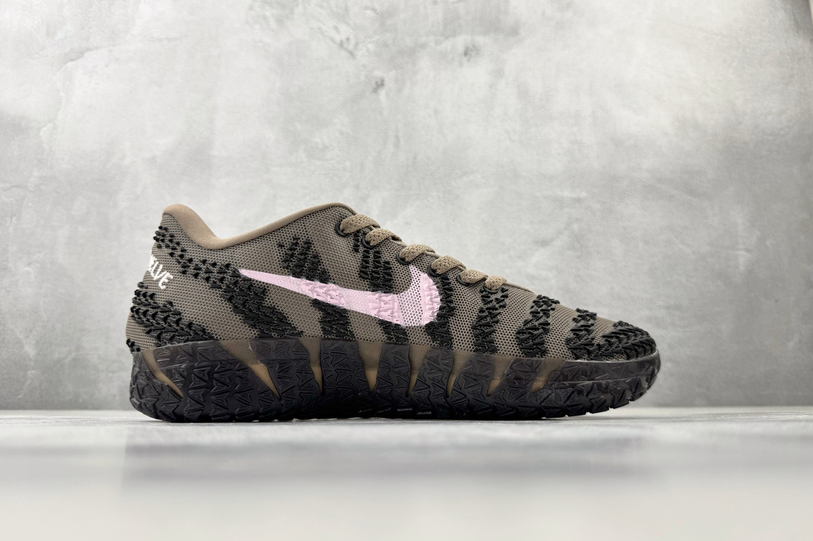 OX Nike Ja 3 莫兰特三代 EP BB-JA 棕黑粉货号：HF2794-200尺码：36 36
