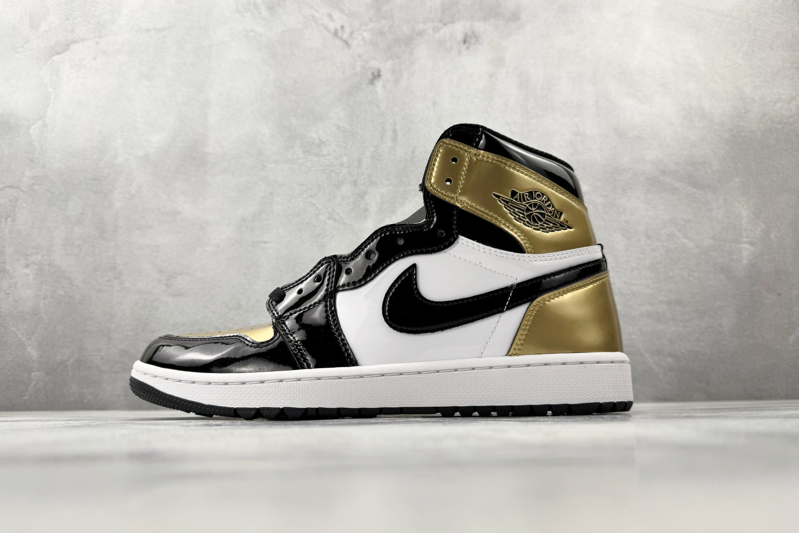 平台爆款 Jordan Air Jordan 1 High Golf “Gold Toe”黑白金 DQ0660-002 平台爆款 Jordan Air Jordan 1 High Golf “Gold Toe”黑白金 DQ0660-002