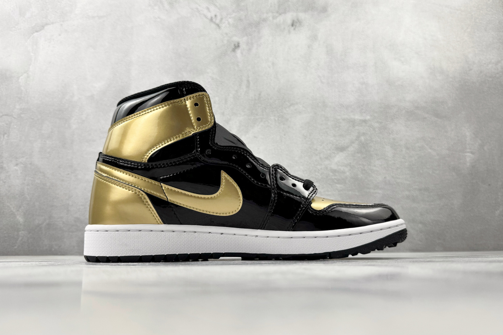 平台爆款 Jordan Air Jordan 1 High Golf “Gold Toe”黑白金 DQ0660-002 平台爆款 Jordan Air Jordan 1 High Golf “Gold Toe”黑白金 DQ0660-002