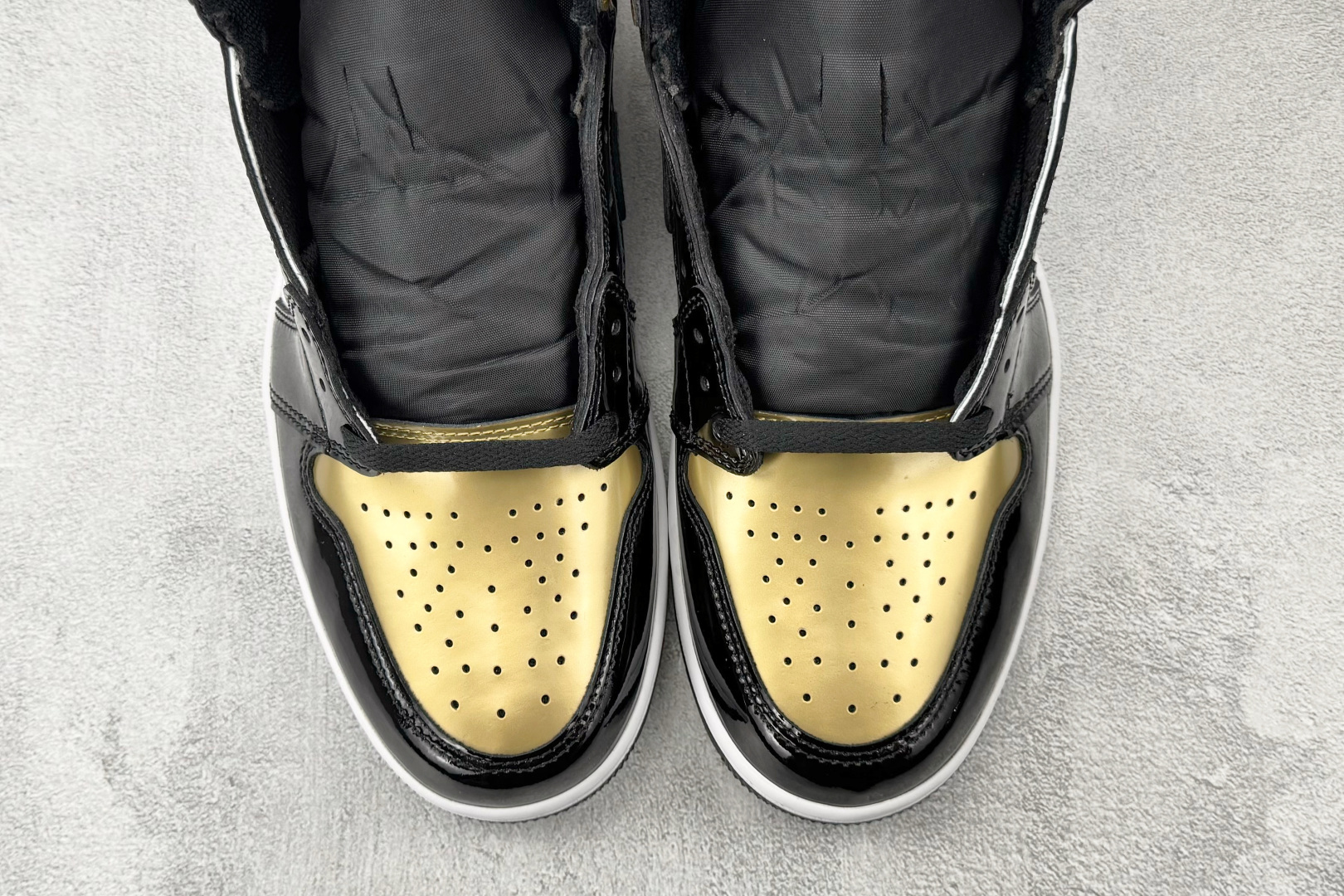 平台爆款 Jordan Air Jordan 1 High Golf “Gold Toe”黑白金 DQ0660-002 平台爆款 Jordan Air Jordan 1 High Golf “Gold Toe”黑白金 DQ0660-002