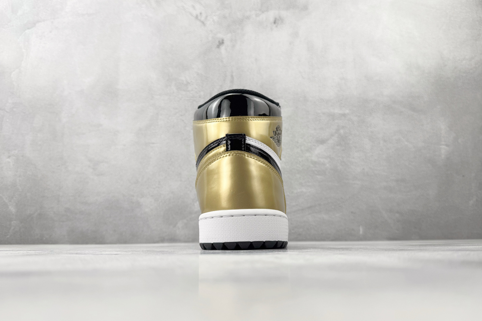 平台爆款 Jordan Air Jordan 1 High Golf “Gold Toe”黑白金 DQ0660-002 平台爆款 Jordan Air Jordan 1 High Golf “Gold Toe”黑白金 DQ0660-002
