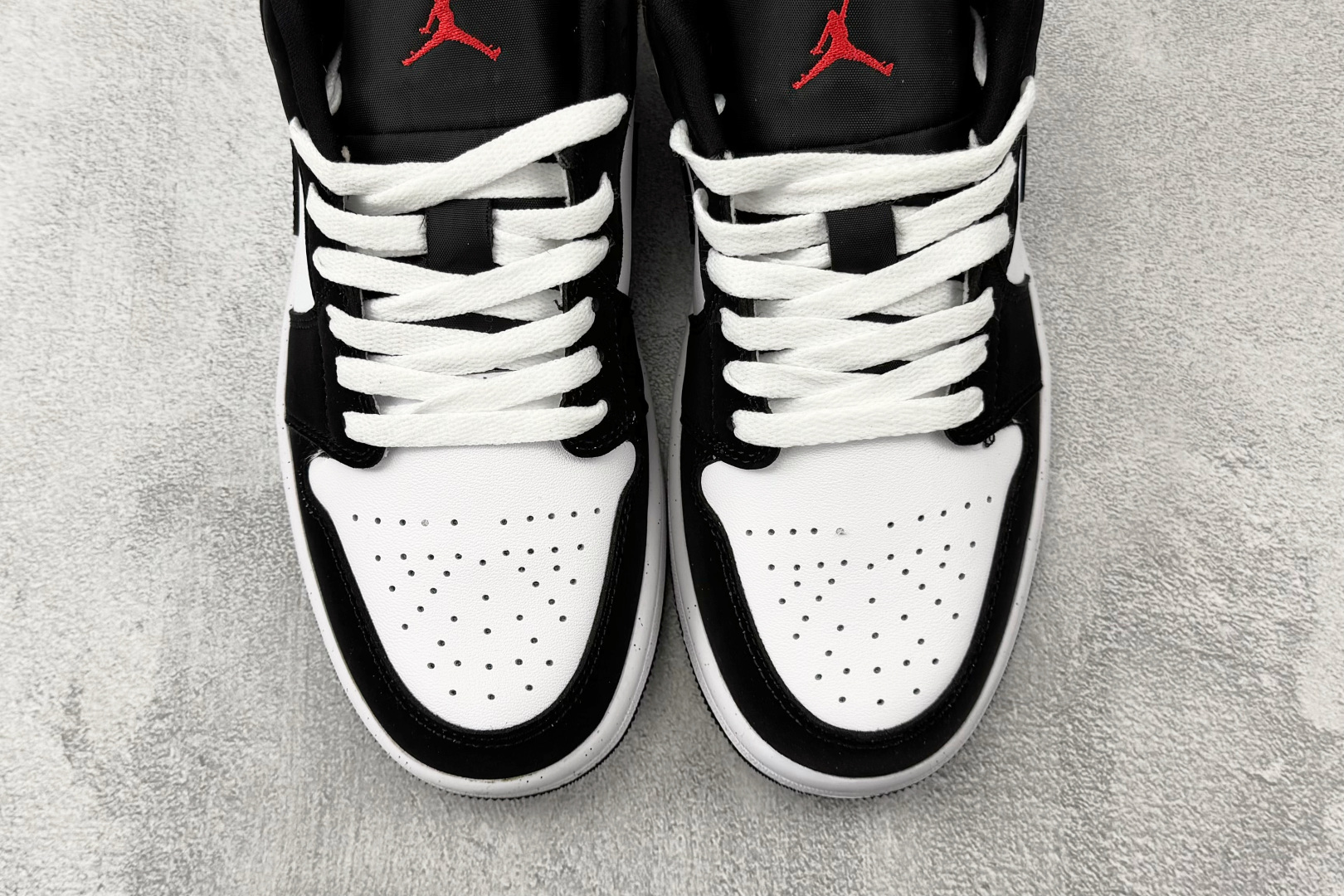 平台爆款 Jordan Air Jordan 1 low 黑白 IX8740-101