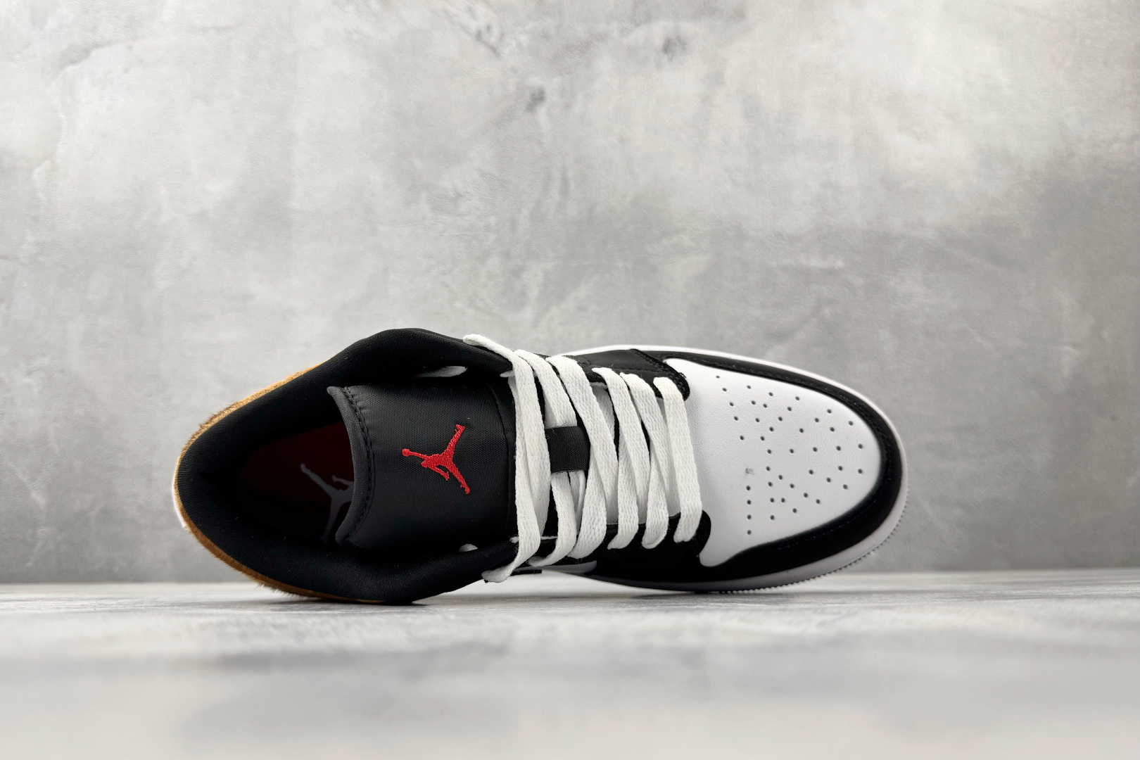平台爆款 Jordan Air Jordan 1 low 黑白 IX8740-101