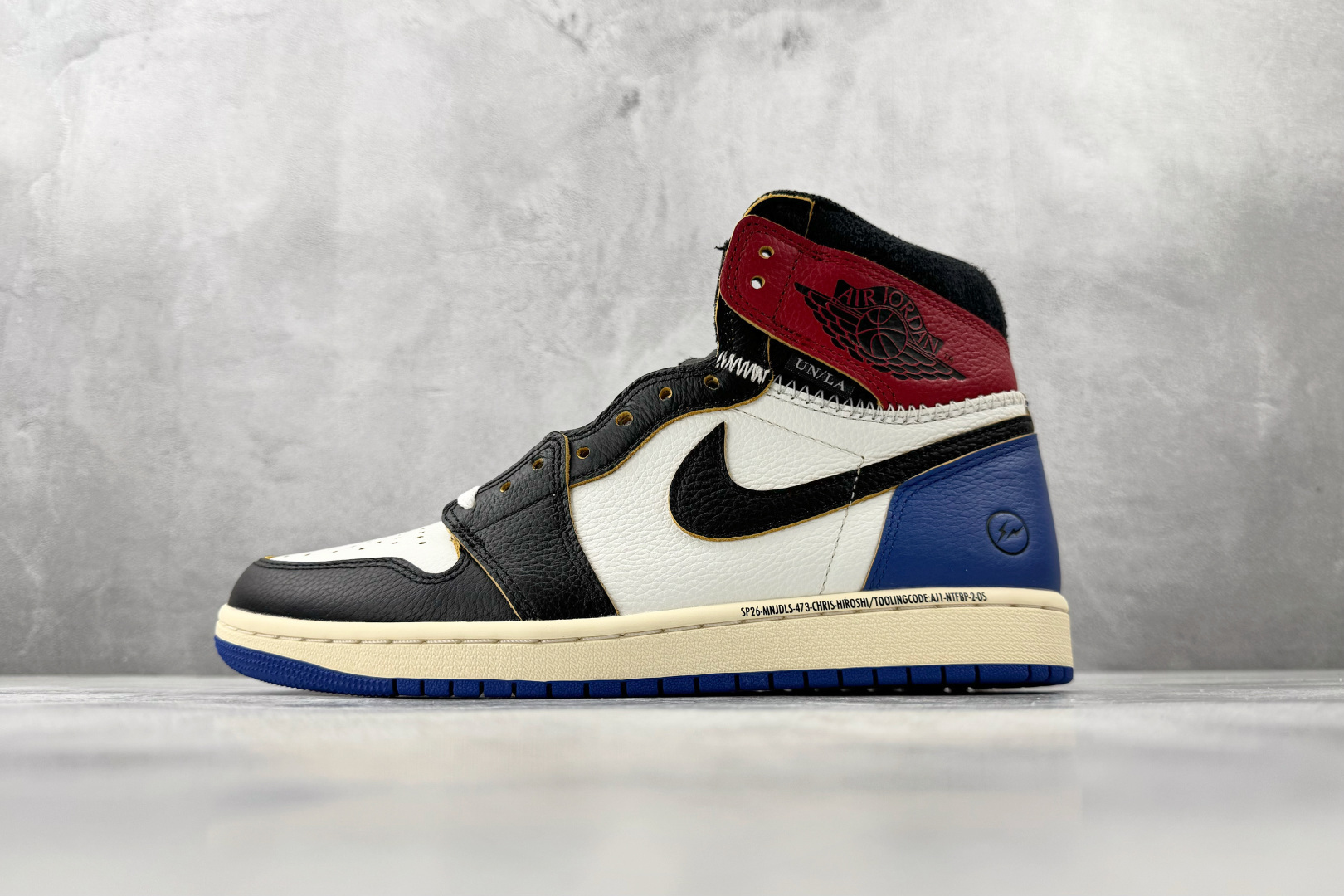 Jordan × Union x Fragment Design Air Jordan 1 High 黑白蓝 IO7847-002 Jordan × Union x Fragment Design Air Jordan 1 High 黑白蓝 IO7847-002