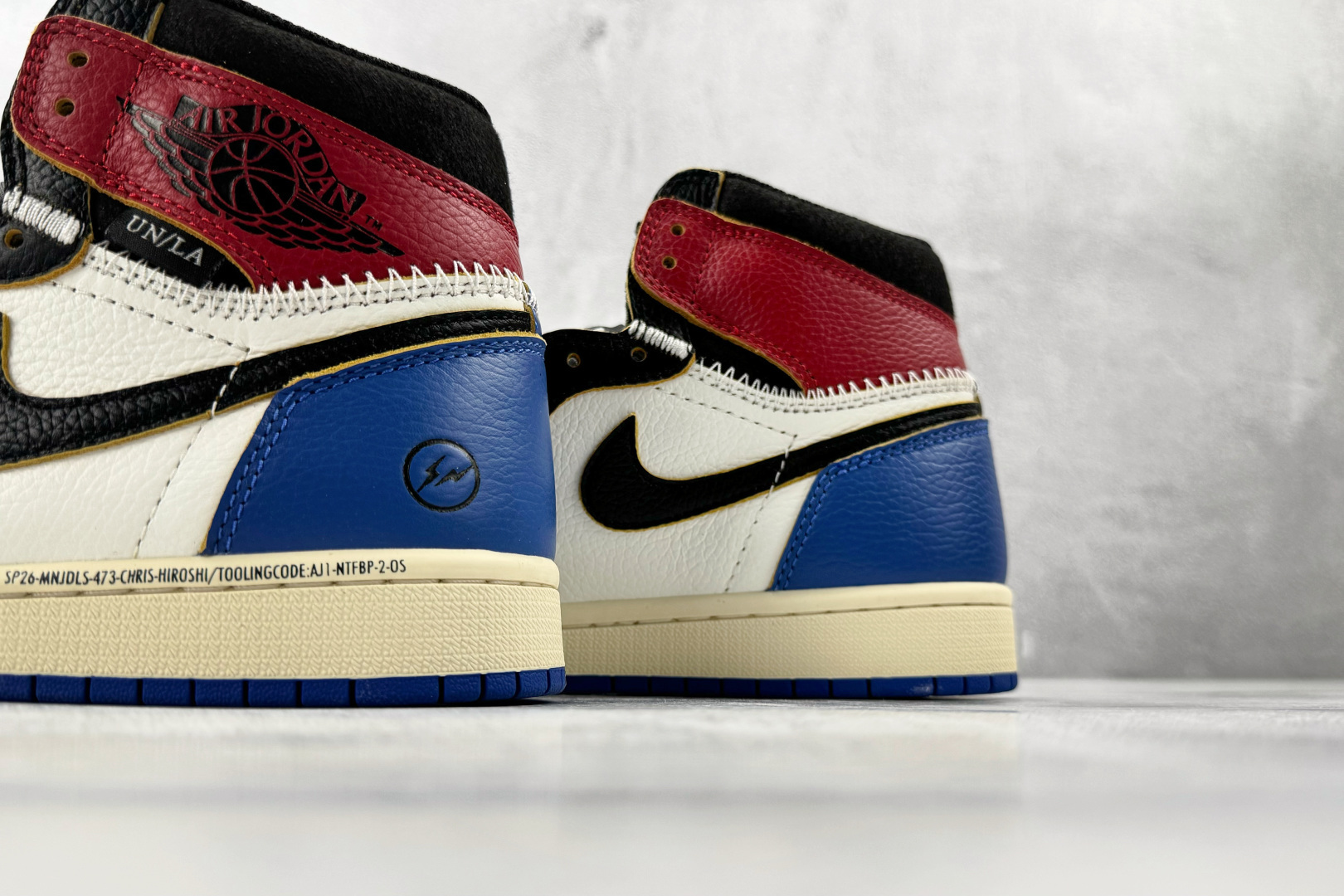 Jordan × Union x Fragment Design Air Jordan 1 High 黑白蓝 IO7847-002 Jordan × Union x Fragment Design Air Jordan 1 High 黑白蓝 IO7847-002