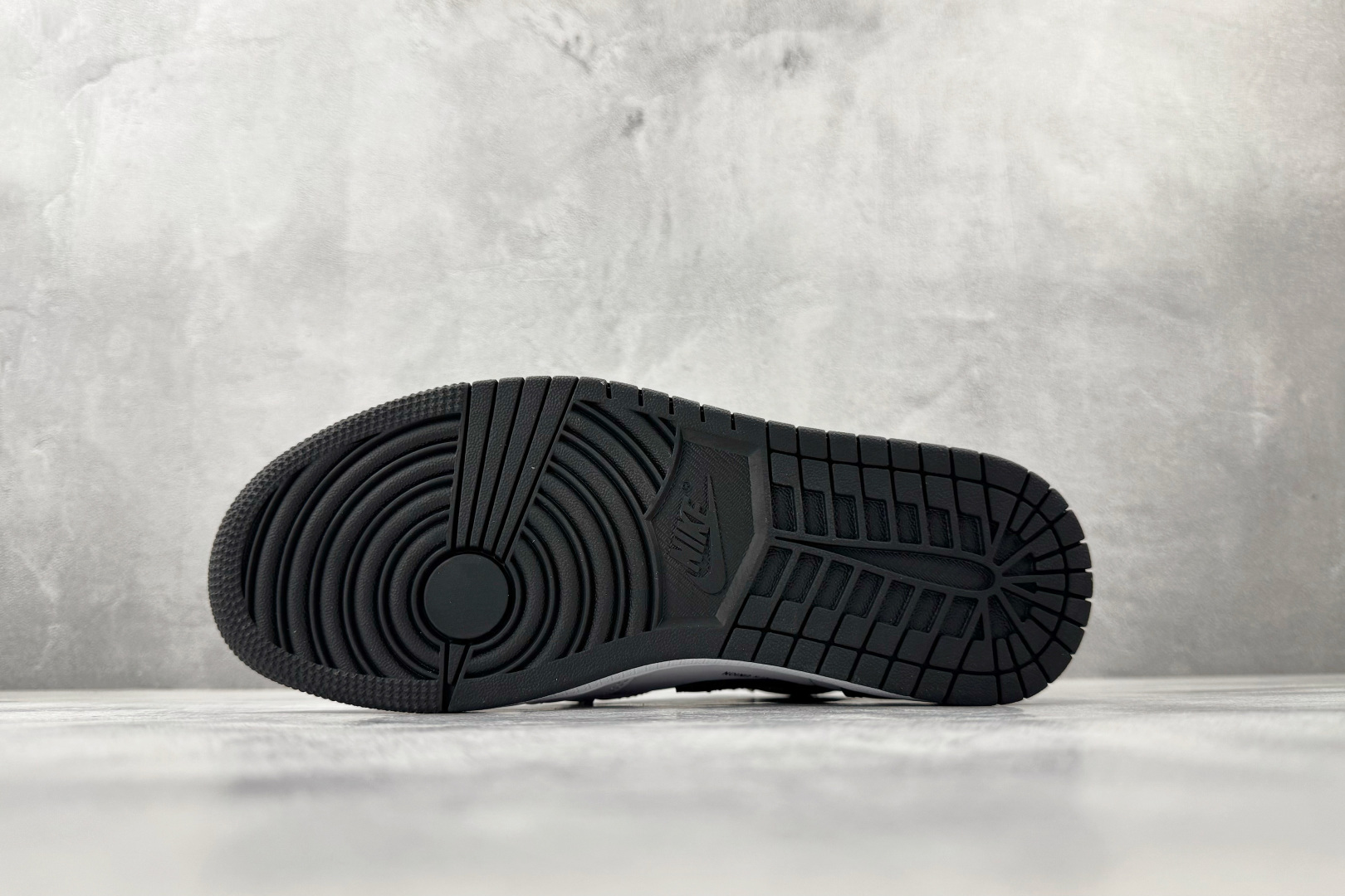 Union x Fragment Design × Jordan Air Jordan 1 Retro High SP 三方联名 黑白色 II7282-100 Union x Fragment Design × Jordan Air Jordan 1 Retro High SP 三方联名 黑白色 II7282-100