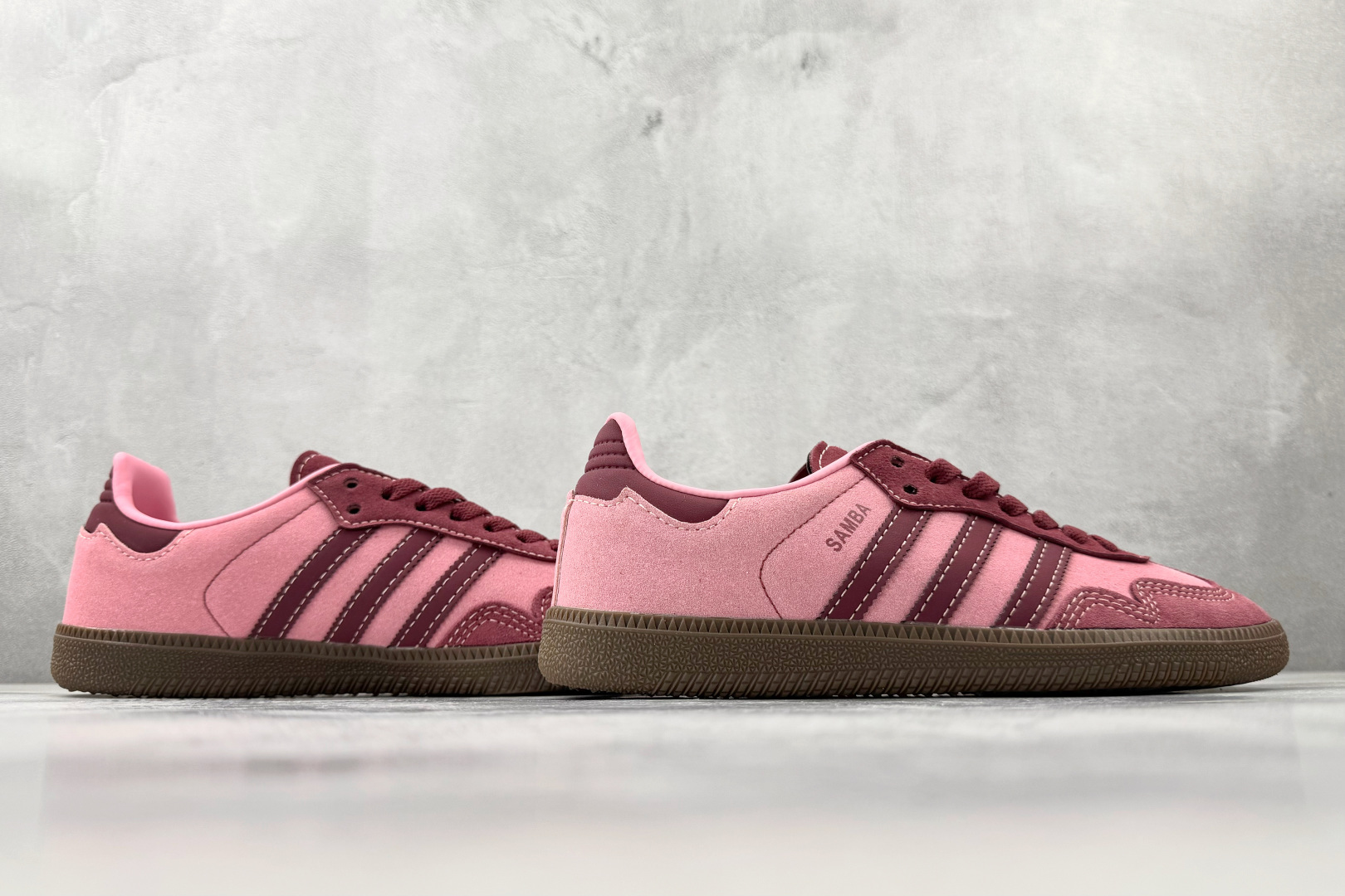 出口订单 adidas originals SAMBA Valentine's Day 情人节限定款 粉色 IH6704 出口订单 adidas originals SAMBA Valentine's Day 情人节限定款 粉色 IH6704