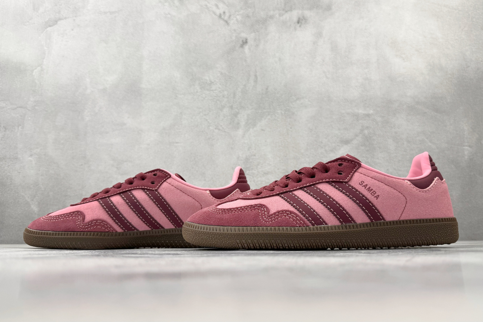 出口订单 adidas originals SAMBA Valentine's Day 情人节限定款 粉色 IH6704 出口订单 adidas originals SAMBA Valentine's Day 情人节限定款 粉色 IH6704
