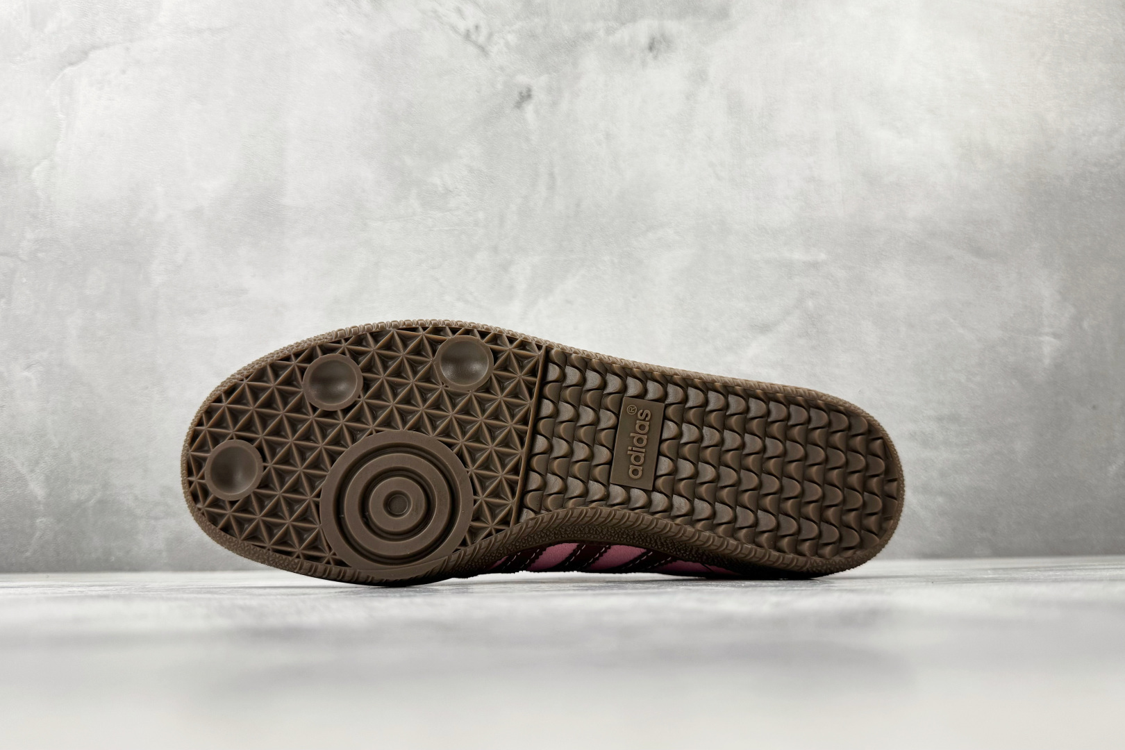 出口订单 adidas originals SAMBA Valentine's Day 情人节限定款 粉色 IH6704 出口订单 adidas originals SAMBA Valentine's Day 情人节限定款 粉色 IH6704