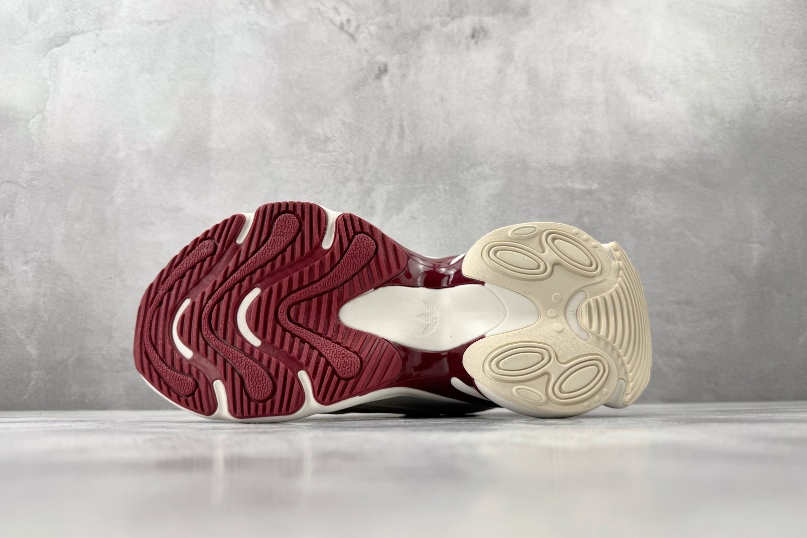 出口订单 adidas originals Ozvenuz CNY马年限定新年款 白色 KI2801 出口订单 adidas originals Ozvenuz CNY马年限定新年款 白色 KI2801