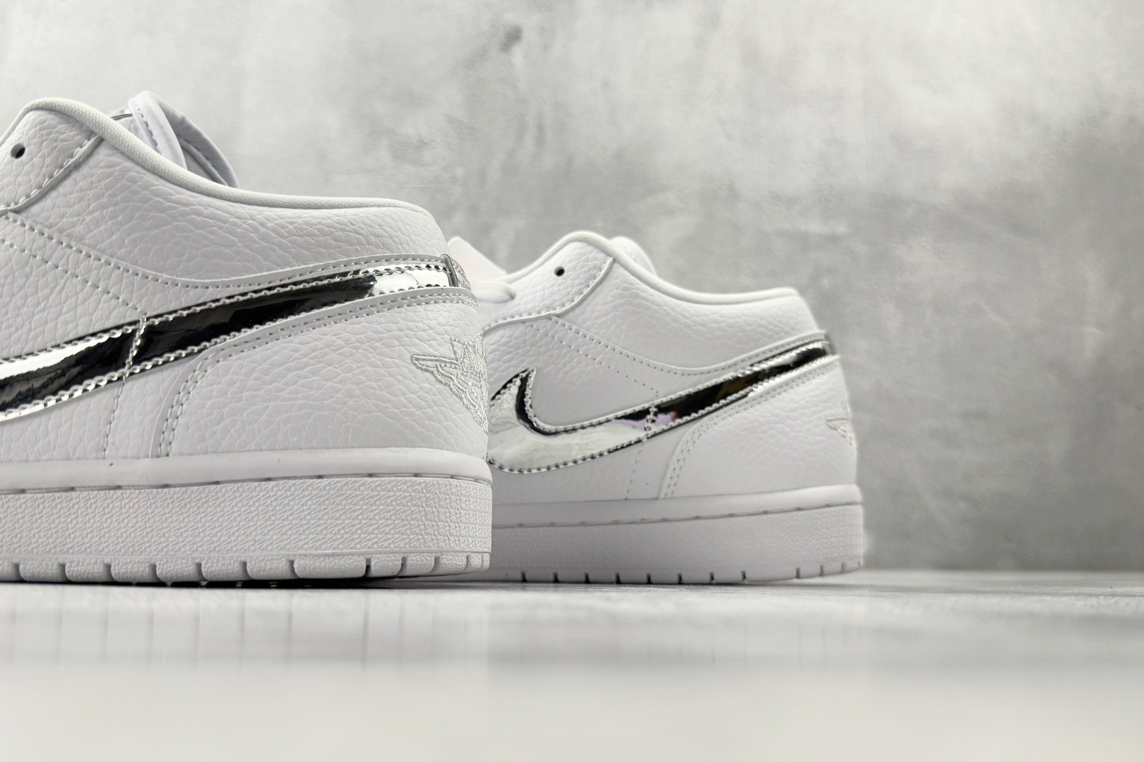 190 平台爆款 Jordan Air Jordan 1 Low 白银 IQ9381-100