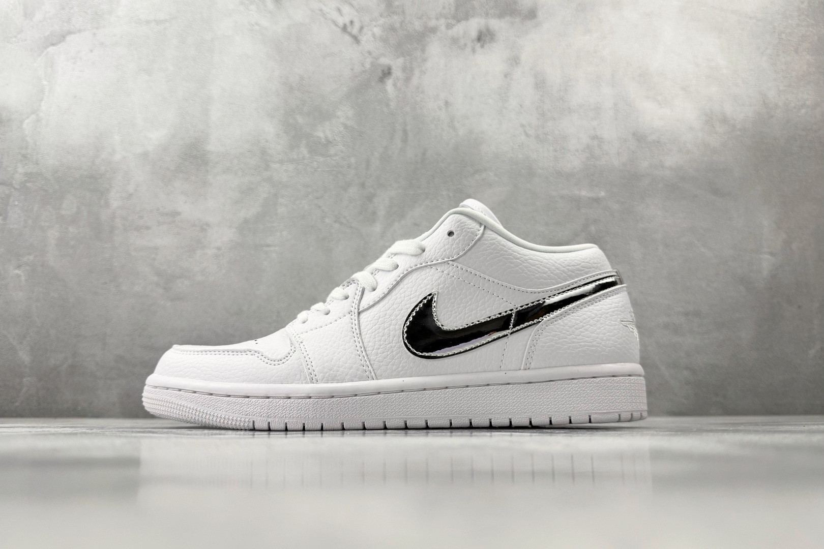 190 平台爆款 Jordan Air Jordan 1 Low 白银 IQ9381-100