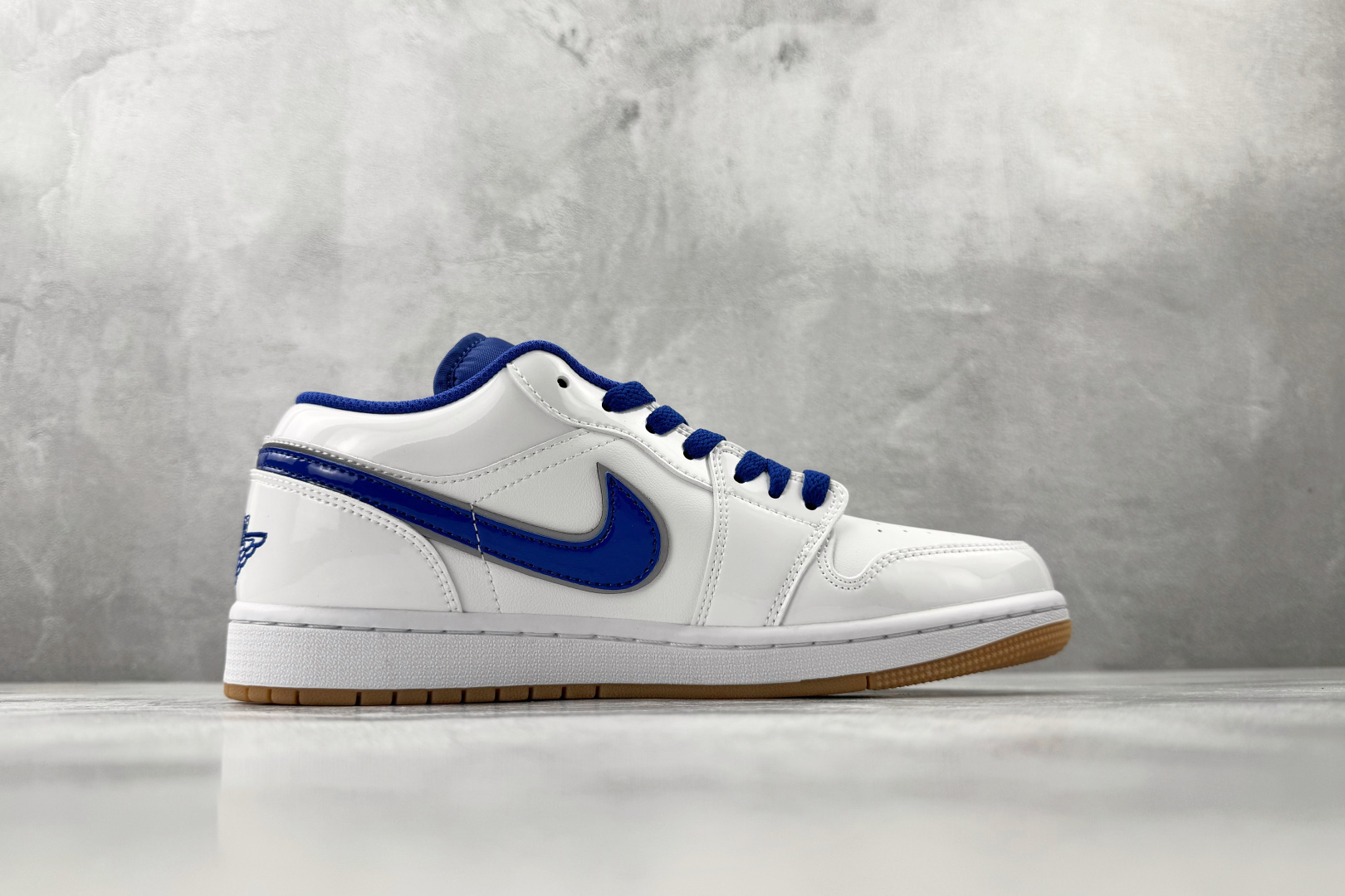 200 综合版 Jordan Air Jordan 1 SE 白蓝 IQ0400-100-Chinese UA Cheap High Quatity Brand Clothes Bags handbags Sneakers wholesale wholesaler seller from China Factory suppliers Fashion Clothing Shoes best Quality Beautiful Price 200 综合版 Jordan Air Jordan 1 SE 白蓝 IQ0400-100