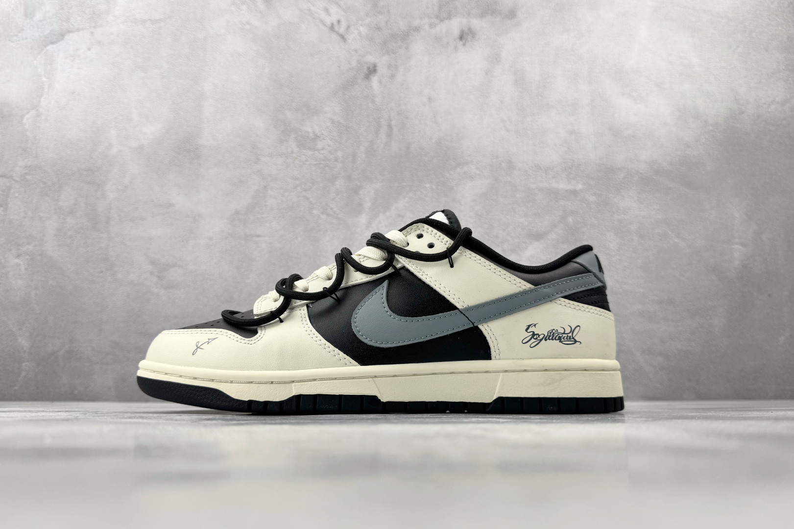 定制球鞋 Nike Dunk 射手座 米灰黑 HF5441-100 定制球鞋 Nike Dunk 射手座 米灰黑 HF5441-100