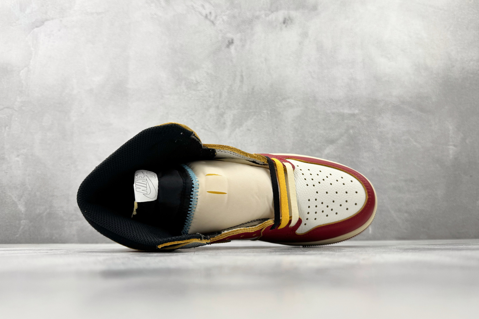 全新工厂开发 Union x Jordan Air Jordan 1 白红灰 HV8563-600