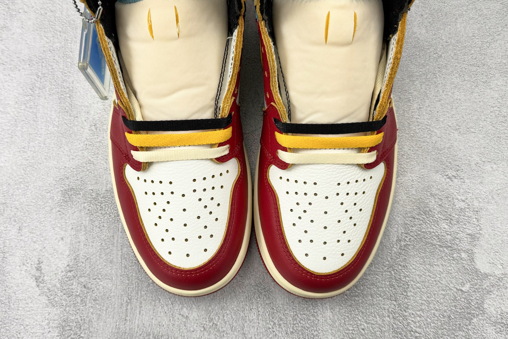 全新工厂开发 Union x Jordan Air Jordan 1 白红灰 HV8563-600