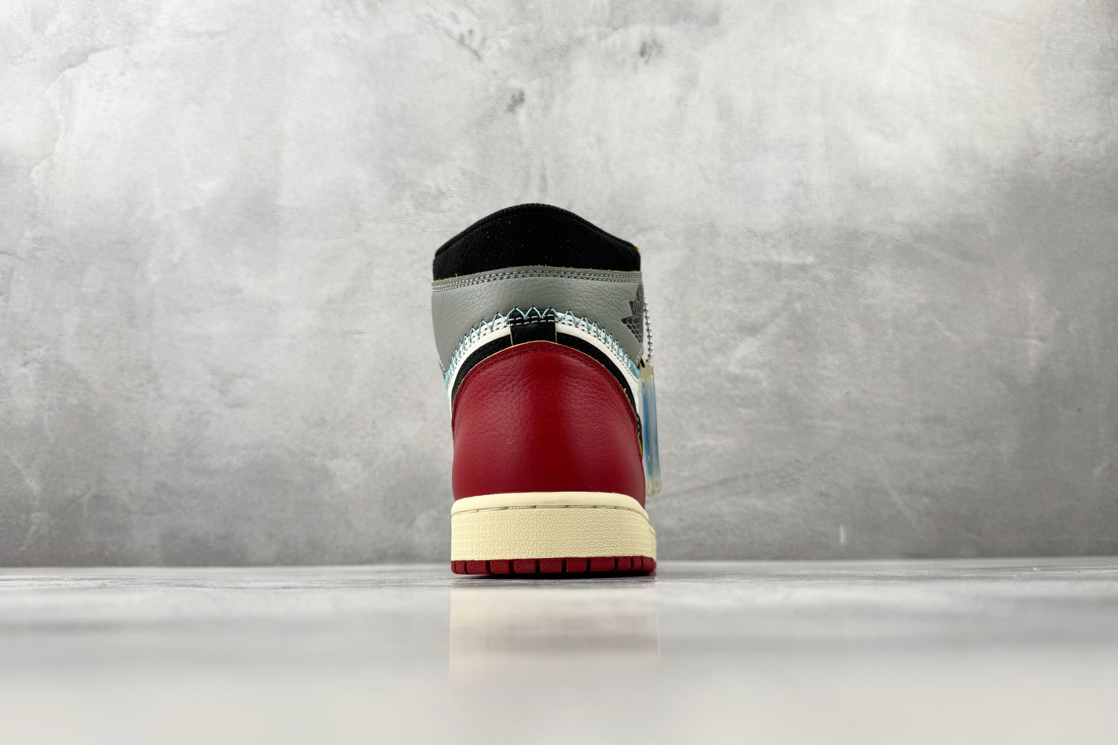 全新工厂开发 Union x Jordan Air Jordan 1 白红灰 HV8563-600