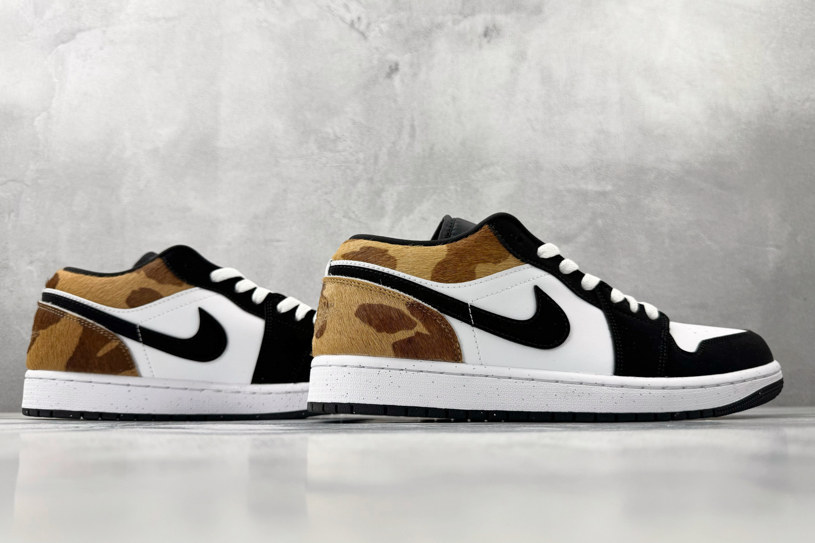 综合版 Jordan Air Jordan 1 黑白 IX8740-101 综合版 Jordan Air Jordan 1 黑白 IX8740-101