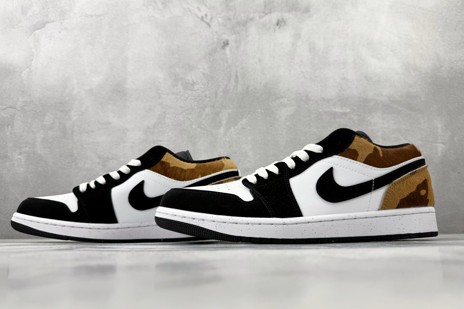 综合版 Jordan Air Jordan 1 黑白 IX8740-101 综合版 Jordan Air Jordan 1 黑白 IX8740-101