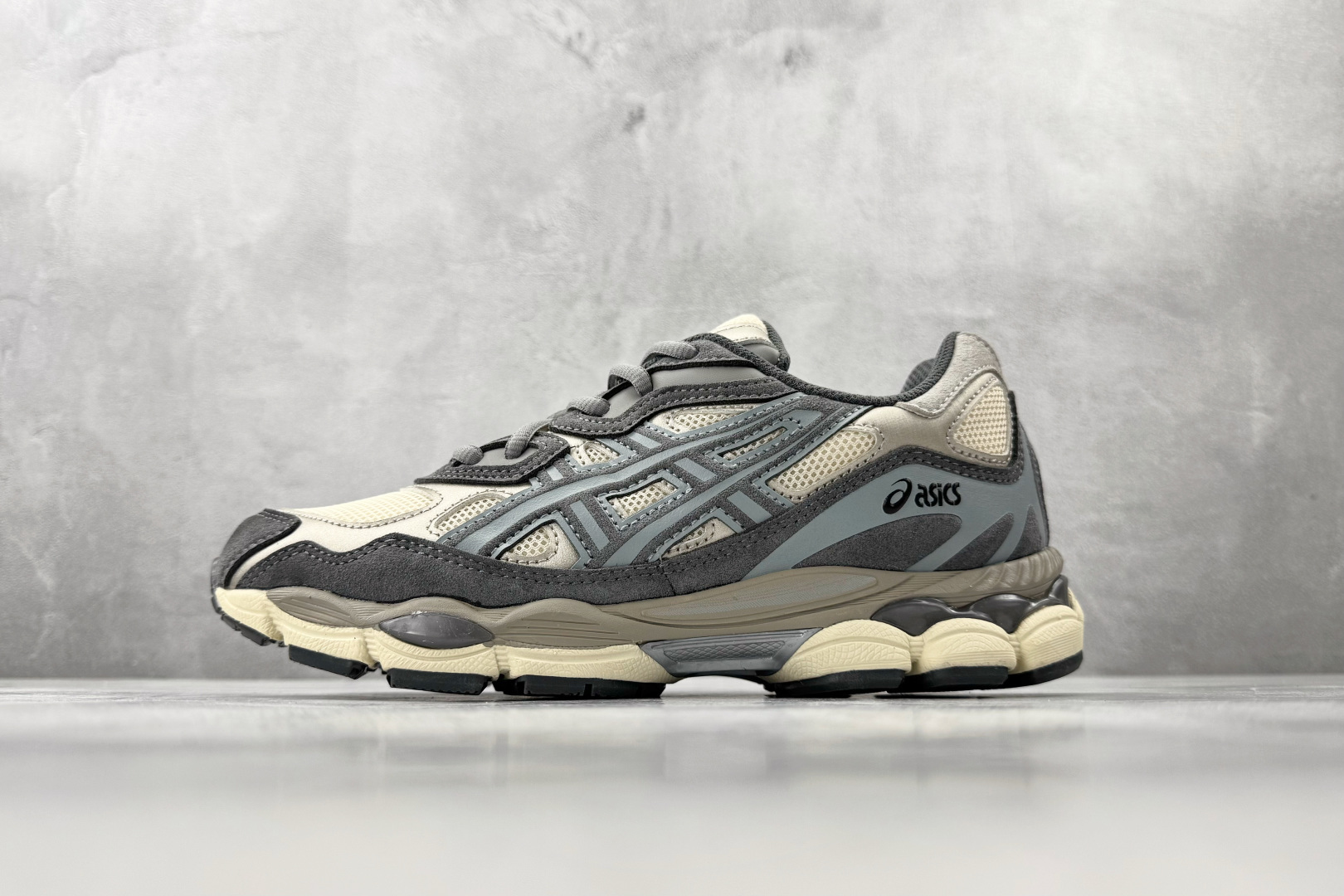 XP 平台专供 ASICS GEL-NYC系列 燕麦灰货号：1201A789-250尺码：36 36.5