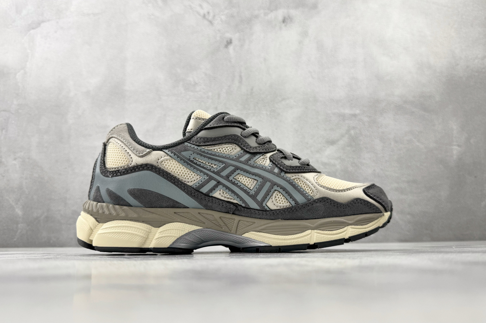 XP 平台专供 ASICS GEL-NYC系列 燕麦灰货号：1201A789-250尺码：36 36.5