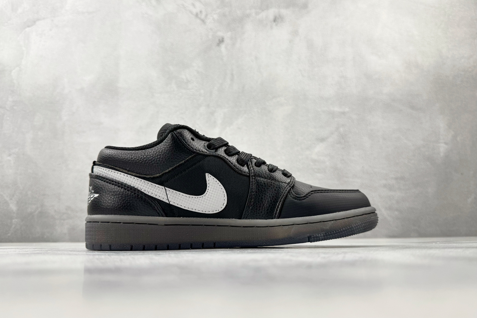 平台爆款 Jordan Air Jordan 1 Low 黑色 HV5968-001 平台爆款 Jordan Air Jordan 1 Low 黑色 HV5968-001