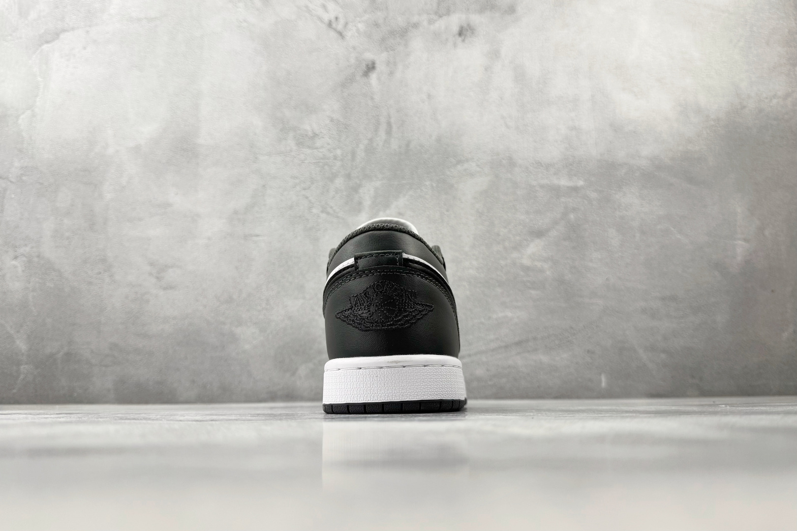 平台爆款 Jordan Air Jordan 1 Low 灰色 553558-152 平台爆款 Jordan Air Jordan 1 Low 灰色 553558-152