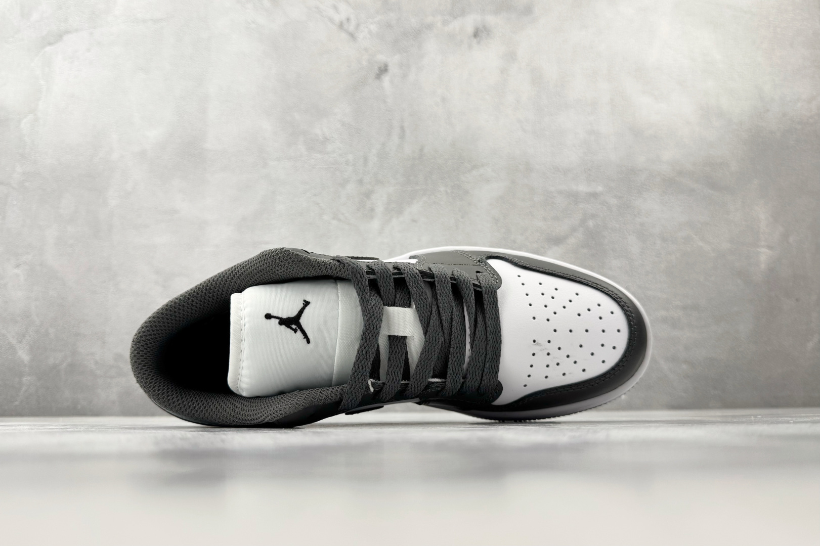 平台爆款 Jordan Air Jordan 1 Low 灰色 553558-152 平台爆款 Jordan Air Jordan 1 Low 灰色 553558-152