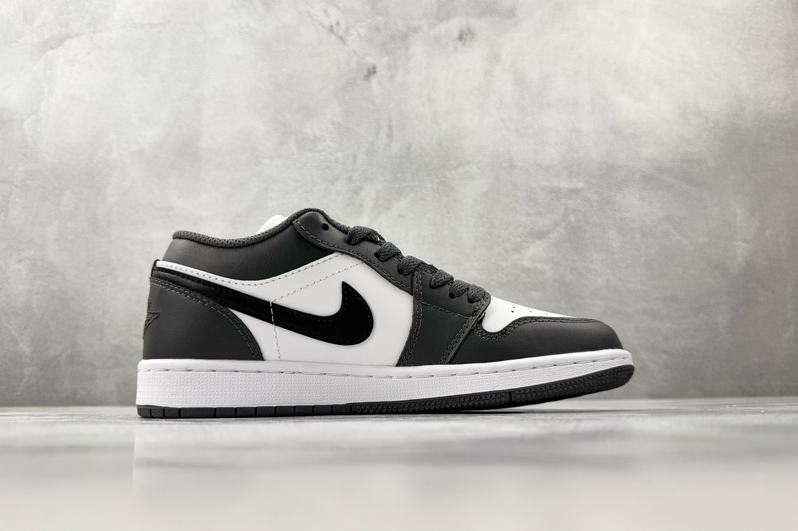 平台爆款 Jordan Air Jordan 1 Low 灰色 553558-152 平台爆款 Jordan Air Jordan 1 Low 灰色 553558-152