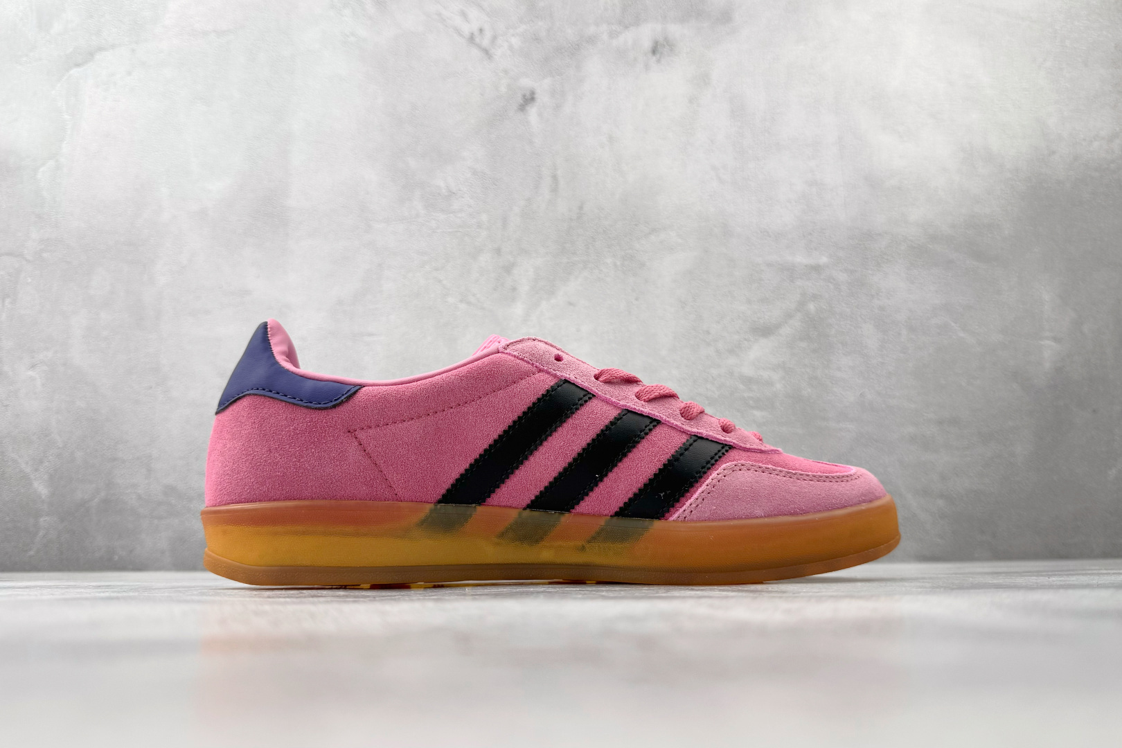 adidas originals GAZELLE INDOOR 粉黑 IE7002 adidas originals GAZELLE INDOOR 粉黑 IE7002