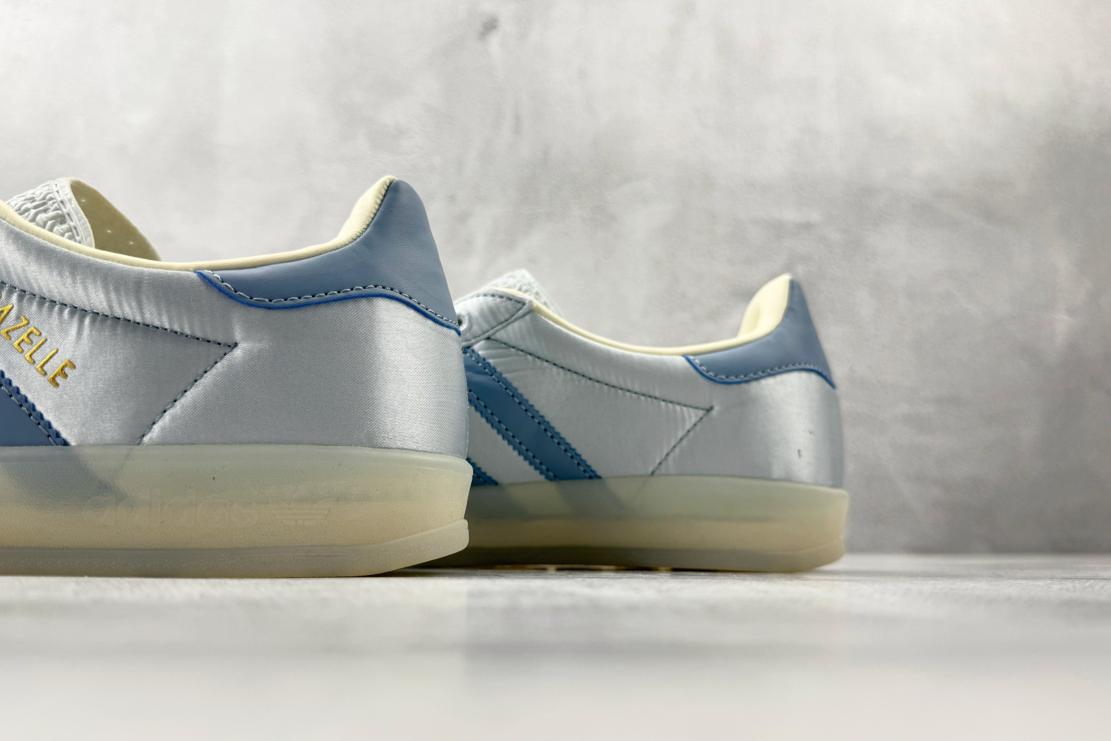 adidas originals GAZELLE INDOOR 蓝色 JI2711 adidas originals GAZELLE INDOOR 蓝色 JI2711