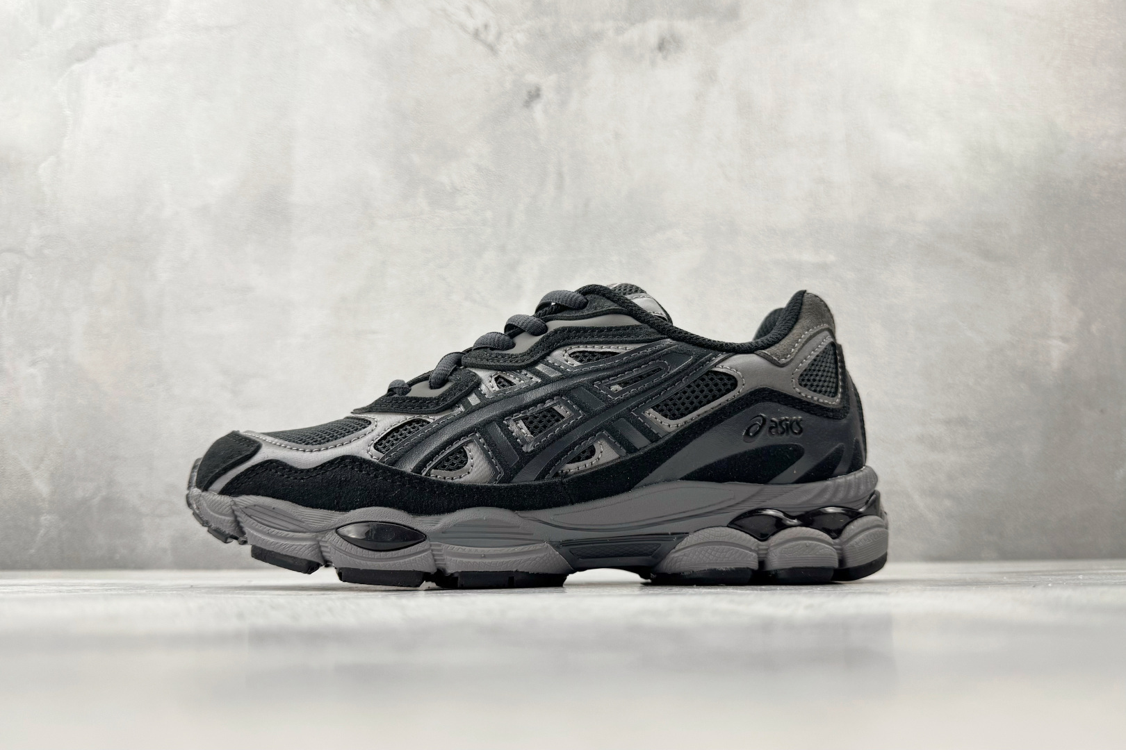 XP 平台专供 ASICS GEL-NYC系列 黑色货号：1201A789-020尺码：36 36.5 