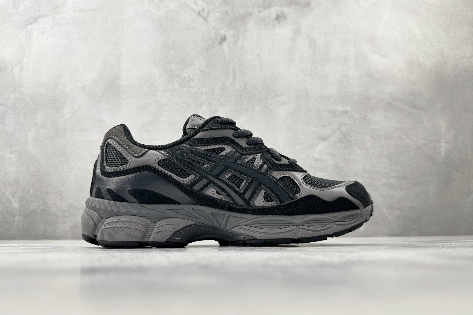XP 平台专供 ASICS GEL-NYC系列 黑色货号：1201A789-020尺码：36 36.5 