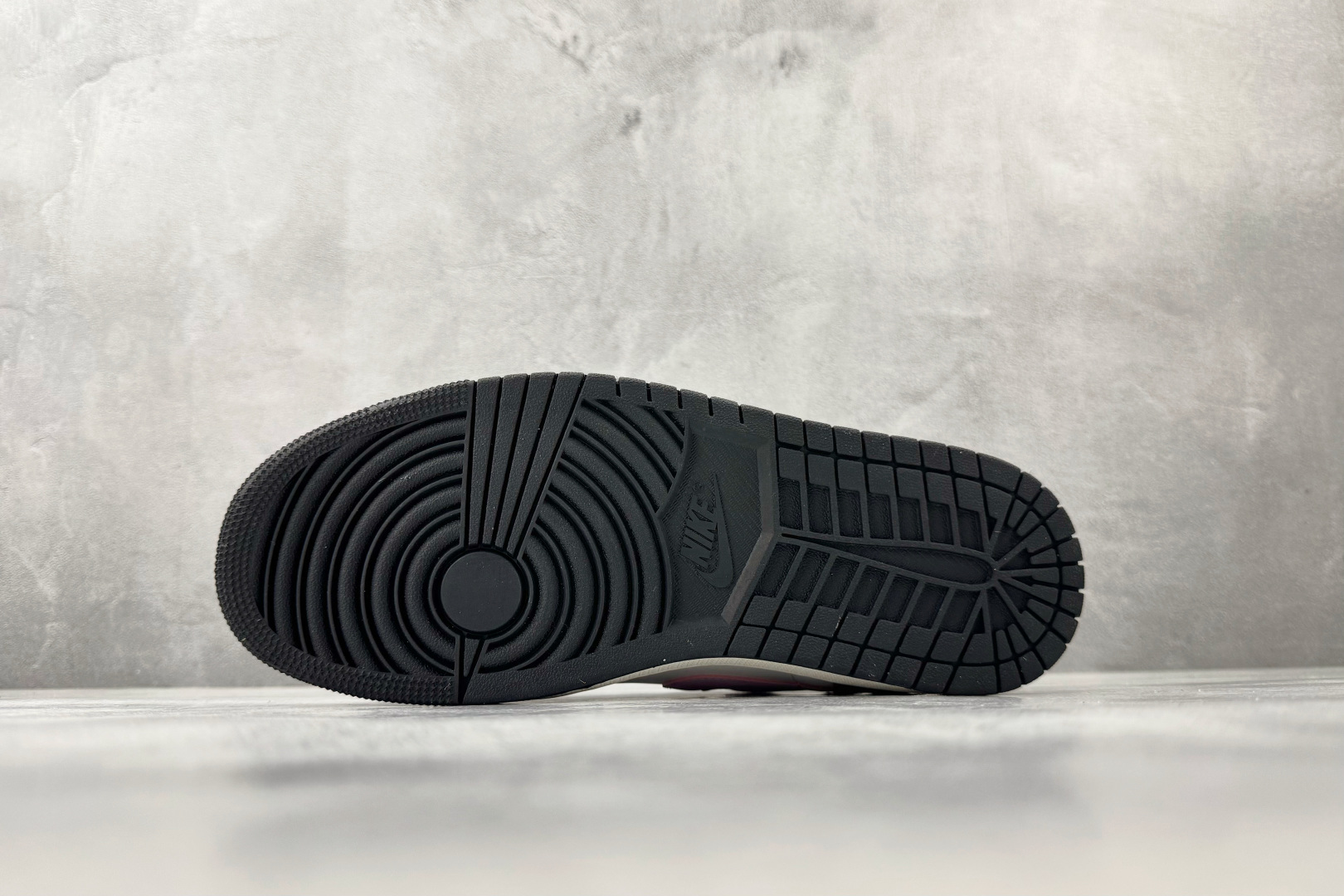 200 综合版 Jordan Air Jordan 1 黑白粉 II3788-003