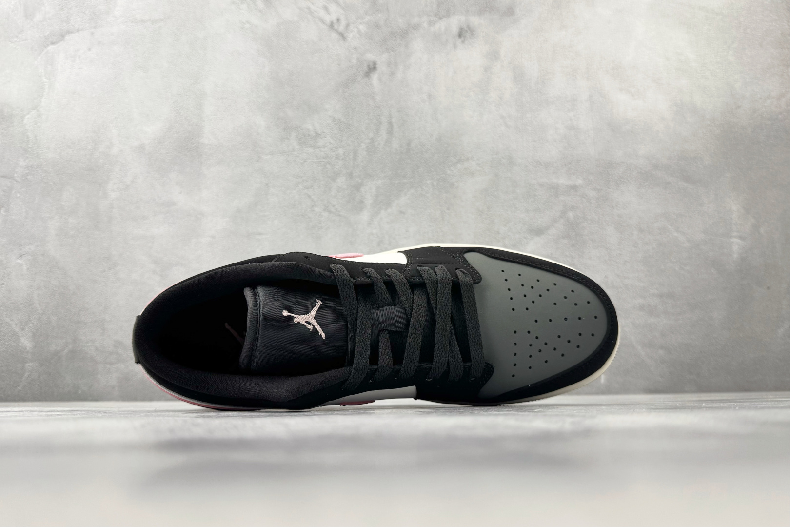 200 综合版 Jordan Air Jordan 1 黑白粉 II3788-003