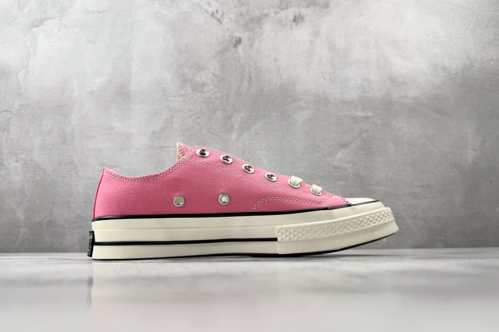 Converse Chuck 70 all star chuck hi 经典常青款 低帮 帆布鞋 男女同款 粉色 172681C-Top High Quatity Cheap Sneakers Fashion Clothing Clothes Bags handbags Shoes of all Brand wholesale With The best Quality And Beautiful Price from China Factory Chinese suppliers wholesaler seller Converse Chuck 70 all star chuck hi 经典常青款 低帮 帆布鞋 男女同款 粉色 172681C