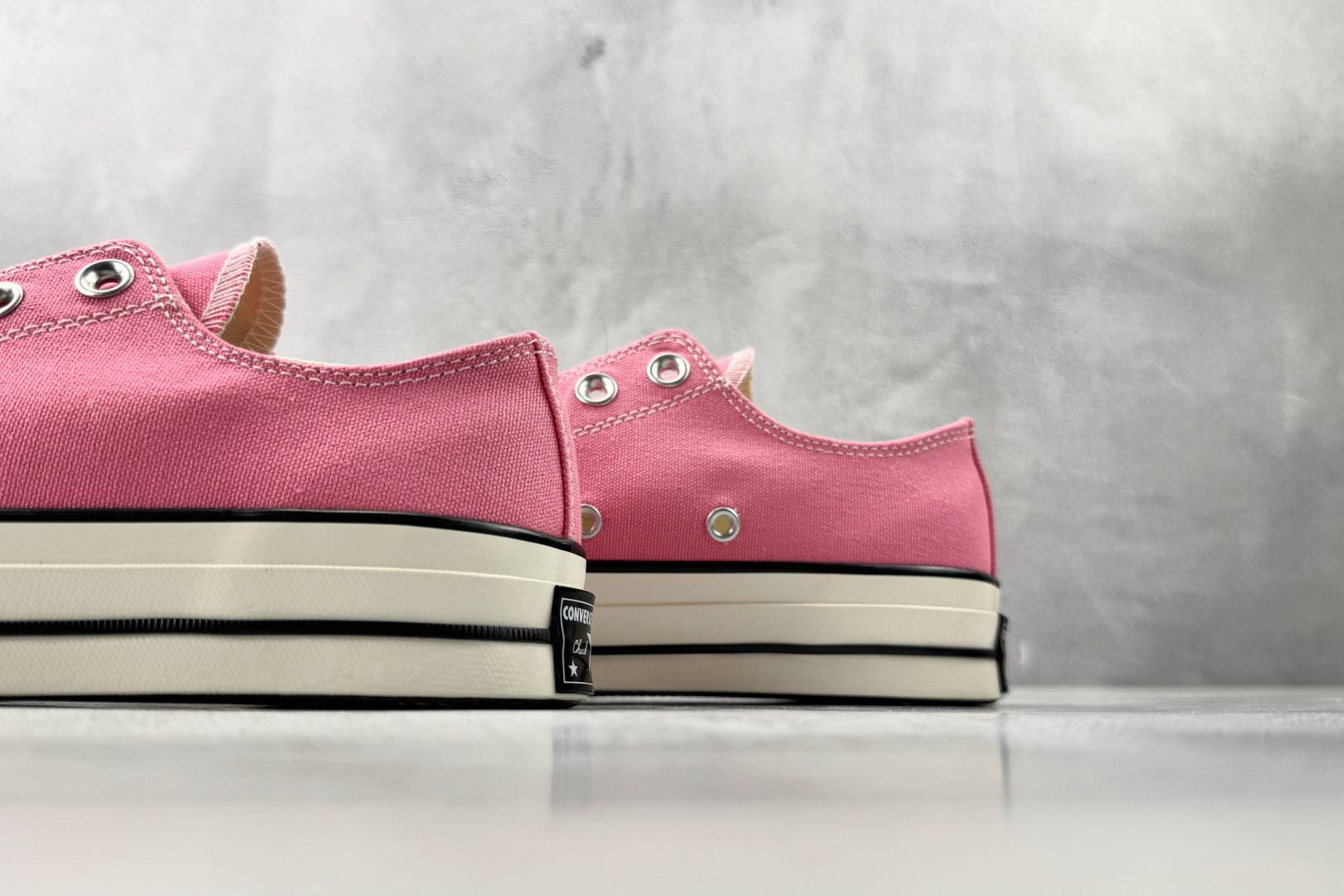 Converse Chuck 70 all star chuck hi 经典常青款 低帮 帆布鞋 男女同款 粉色 172681C-Top High Quatity Cheap Sneakers Fashion Clothing Clothes Bags handbags Shoes of all Brand wholesale With The best Quality And Beautiful Price from China Factory Chinese suppliers wholesaler seller Converse Chuck 70 all star chuck hi 经典常青款 低帮 帆布鞋 男女同款 粉色 172681C