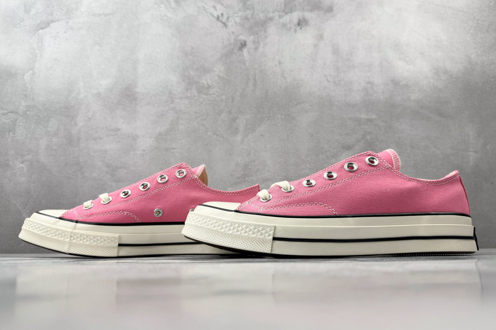 Converse Chuck 70 all star chuck hi 经典常青款 低帮 帆布鞋 男女同款 粉色 172681C-Top High Quatity Cheap Sneakers Fashion Clothing Clothes Bags handbags Shoes of all Brand wholesale With The best Quality And Beautiful Price from China Factory Chinese suppliers wholesaler seller Converse Chuck 70 all star chuck hi 经典常青款 低帮 帆布鞋 男女同款 粉色 172681C