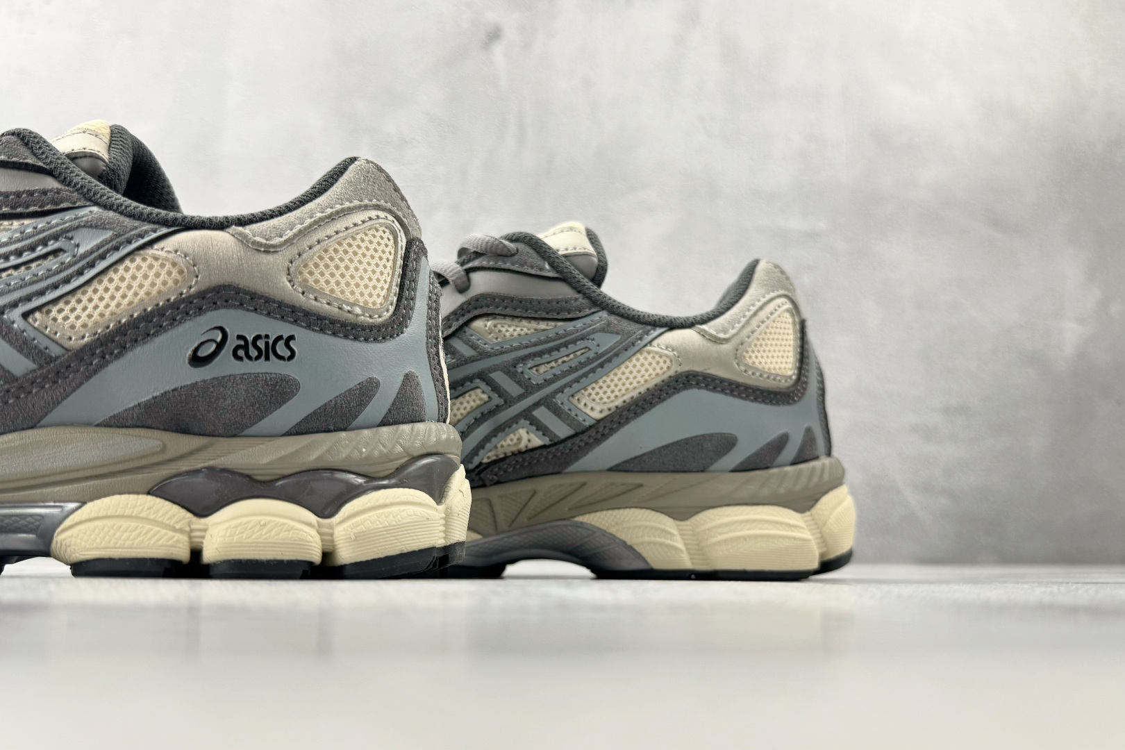 XP 平台专供 ASICS GEL-NYC系列 燕麦灰货号：1201A789-250尺码：36 36.5