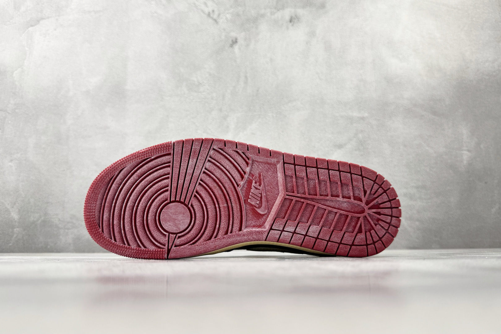 顶级Nigel Sylvester x Jordan Air Jordan 1 Retro Low Nitro ”Better With Time” 白黑红 IB8958-001