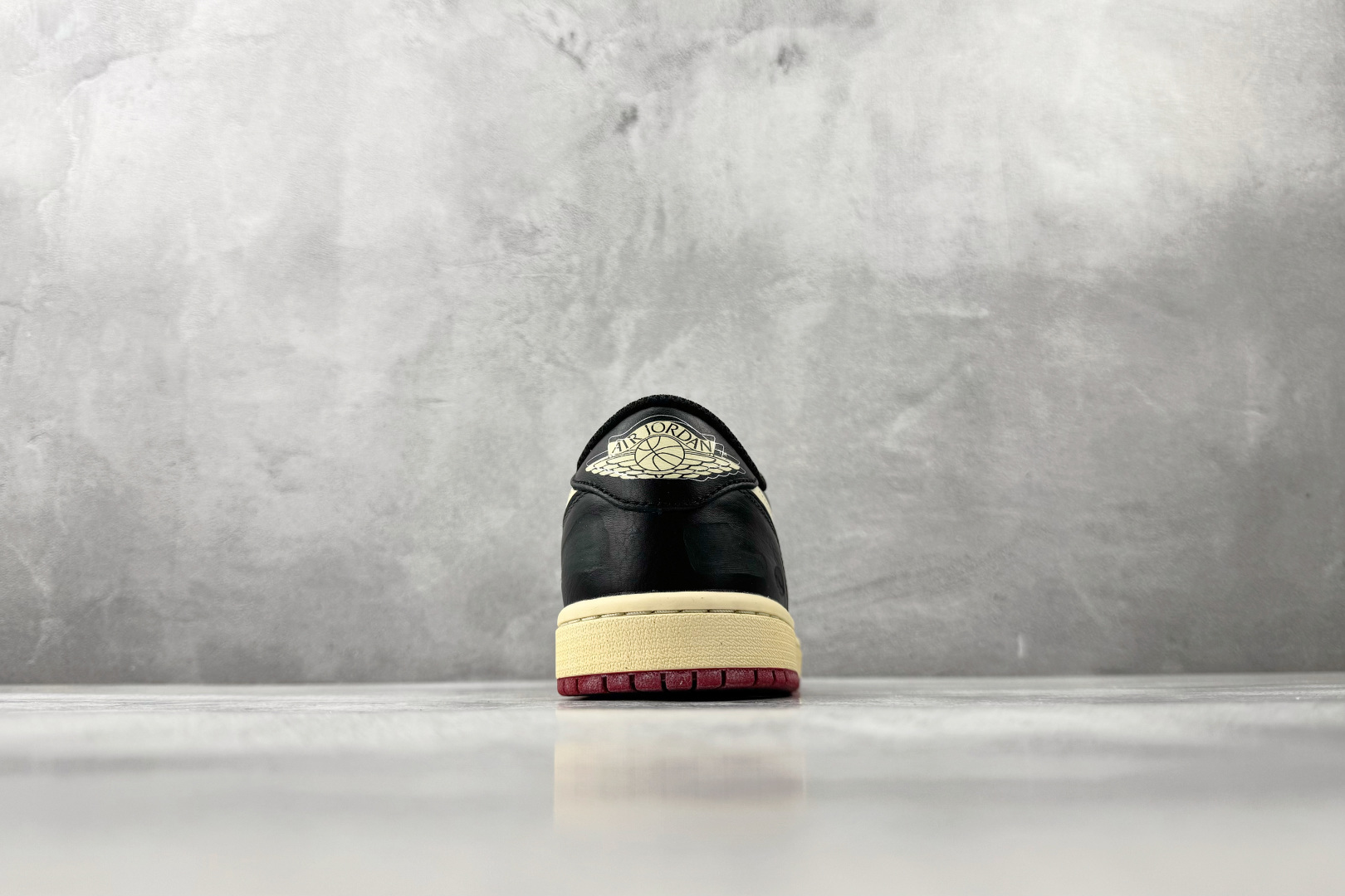 顶级Nigel Sylvester x Jordan Air Jordan 1 Retro Low Nitro ”Better With Time” 白黑红 IB8958-001